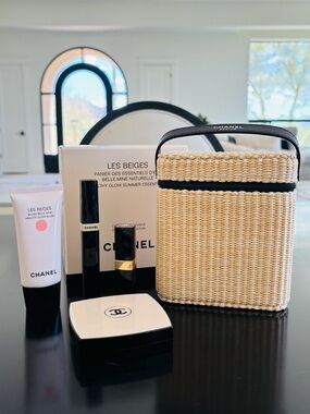CHANEL LES BEIGES Healthy Glow Summer Essentials